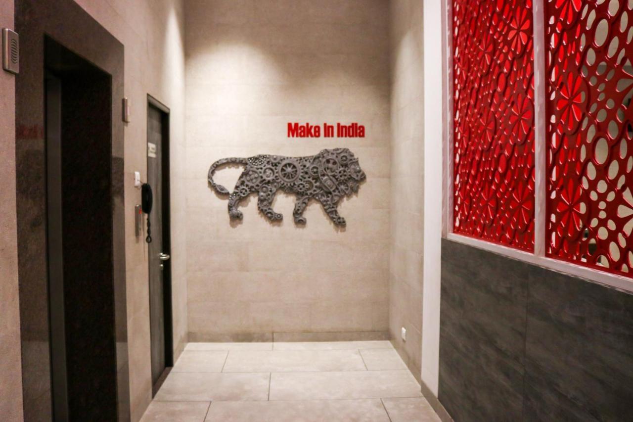 7 Apple Hotel, Vadodara Bagian luar foto