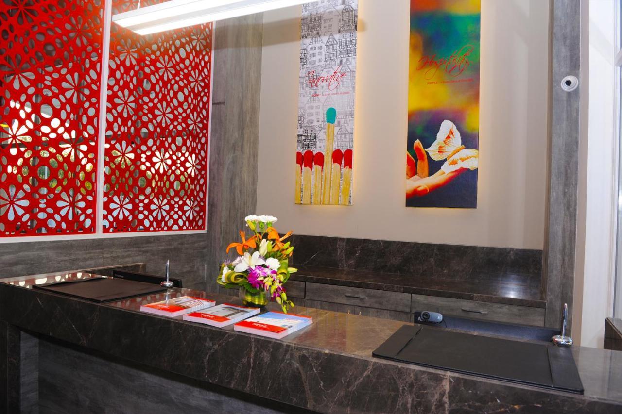 7 Apple Hotel, Vadodara Bagian luar foto