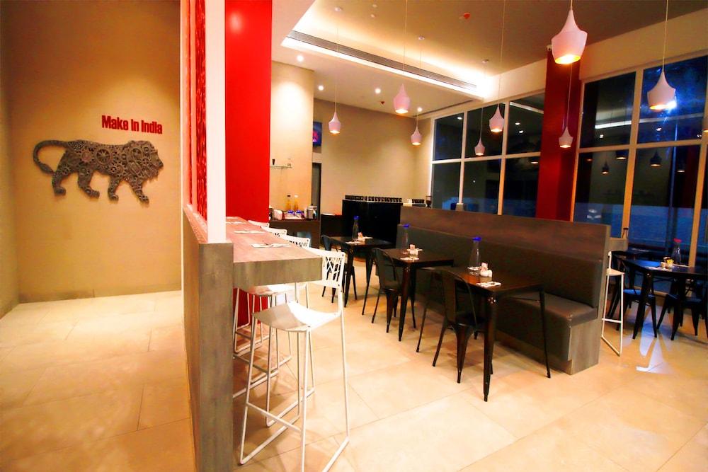 7 Apple Hotel, Vadodara Bagian luar foto