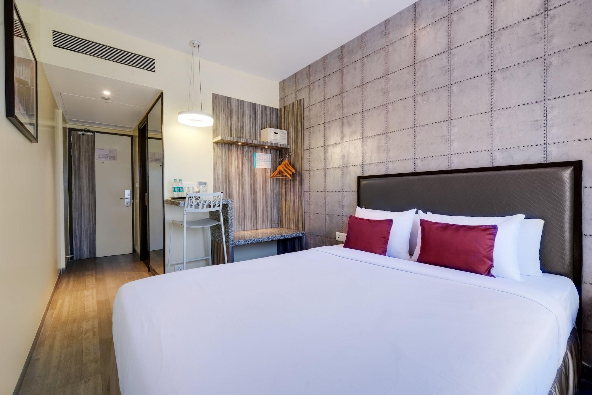 7 Apple Hotel, Vadodara Bagian luar foto