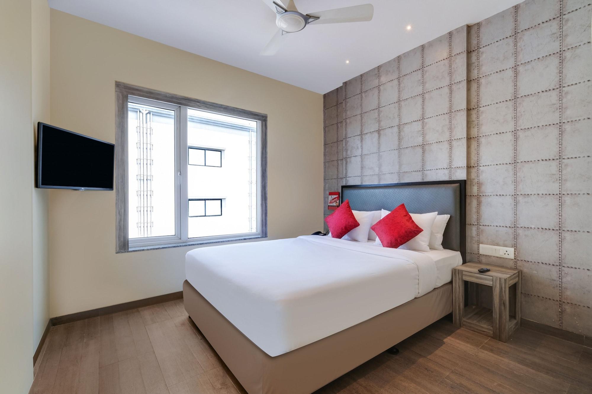 7 Apple Hotel, Vadodara Bagian luar foto
